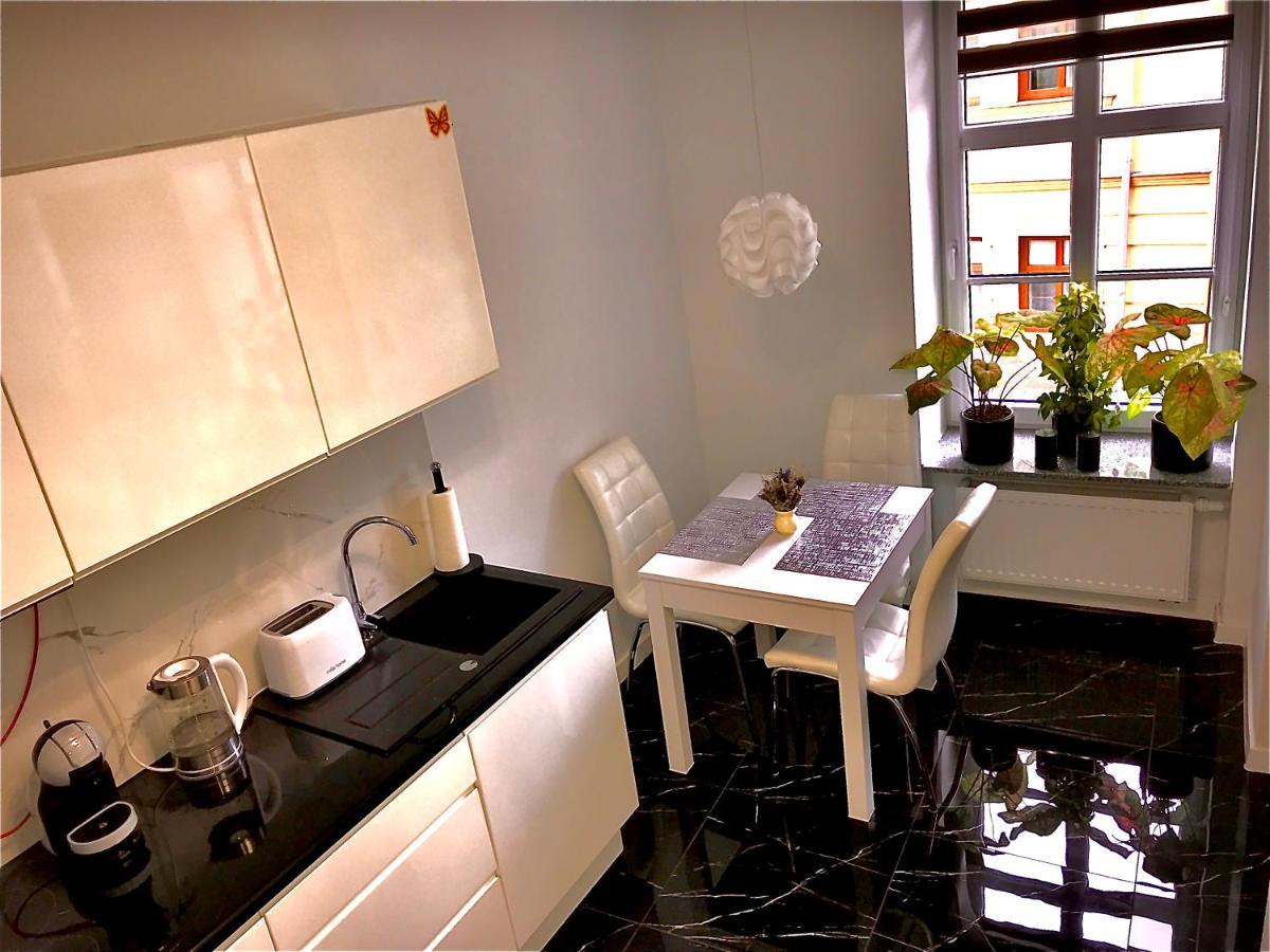 Blue Crystal Apartment